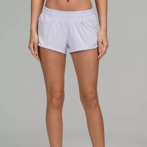 Lululemon Hotty Hot Low-Rise Lined Short 2.5”